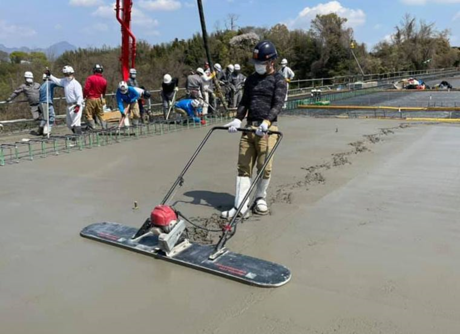 土間工事 - 均し作業