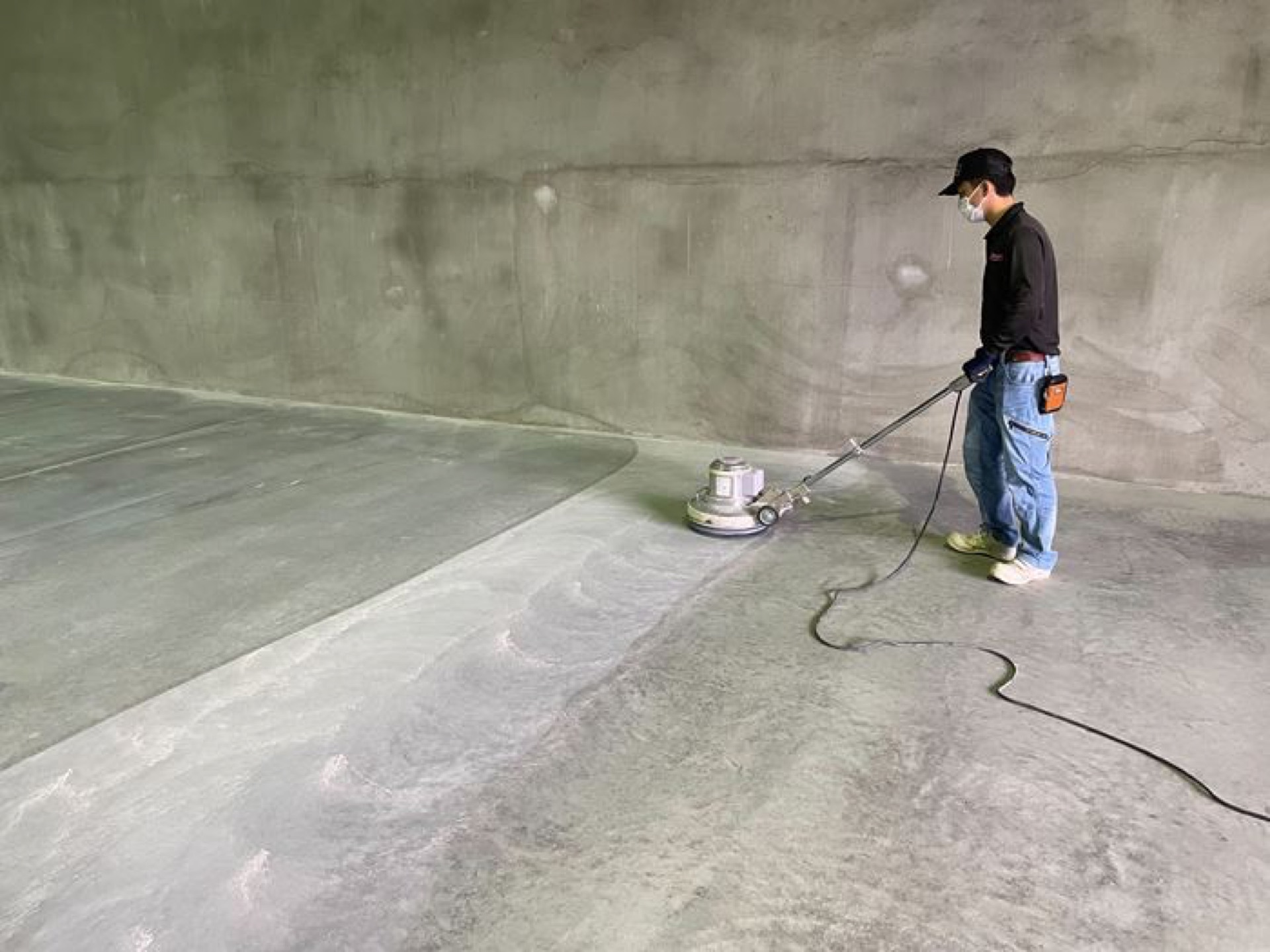 床の研磨・美装 - 研磨作業