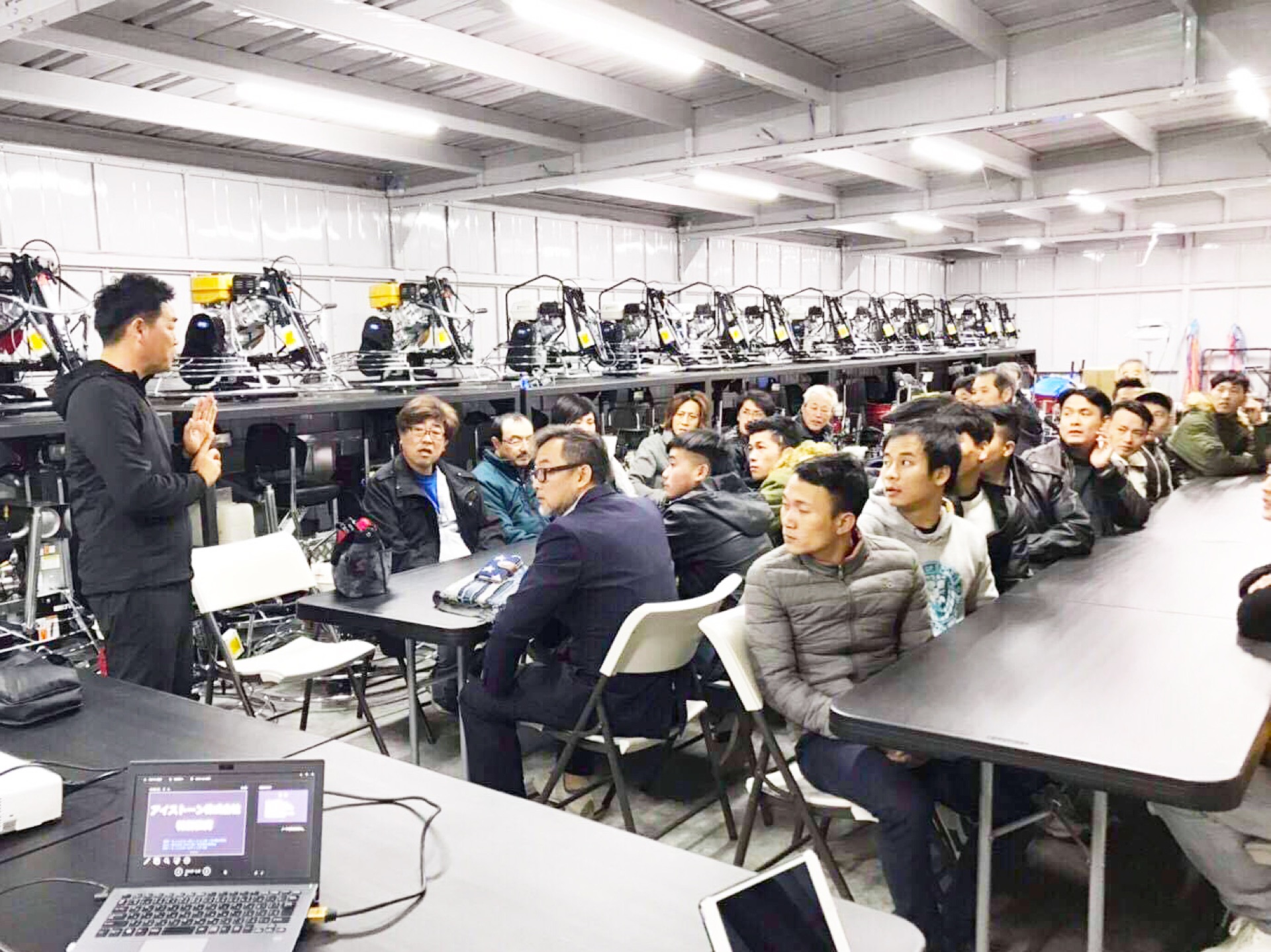 研修センターでの安全教育 - 機械操作研修